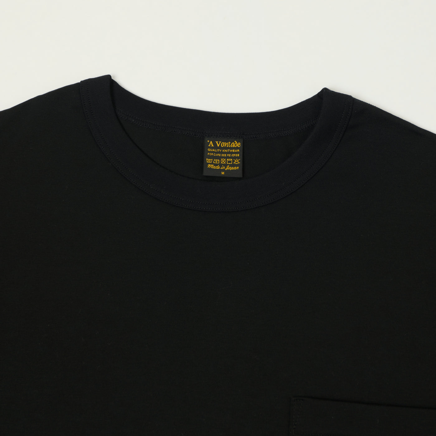 A Vontade 'Silket' Athletic T-Shirt - Black
