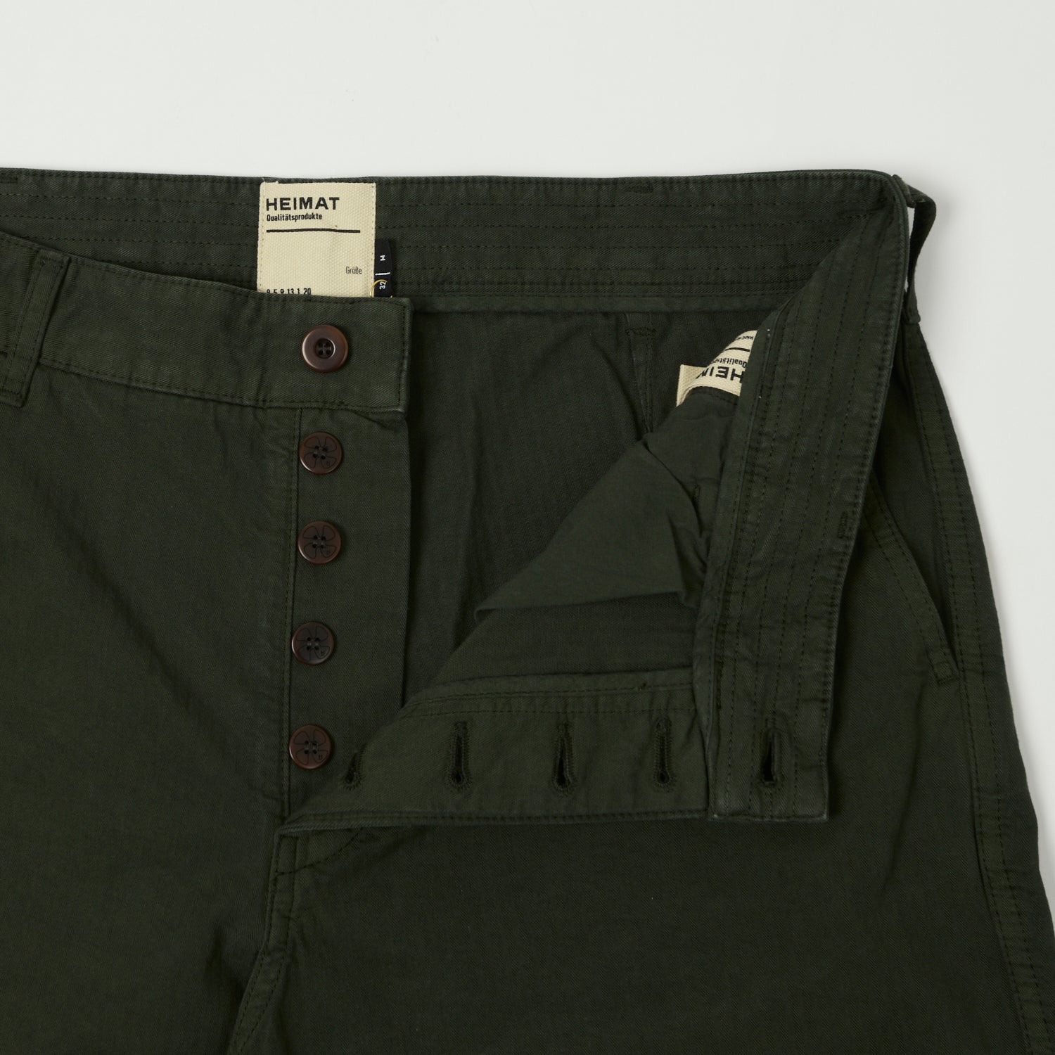Heimat 'Journey' Herringbone Twill Chinos - Military Green