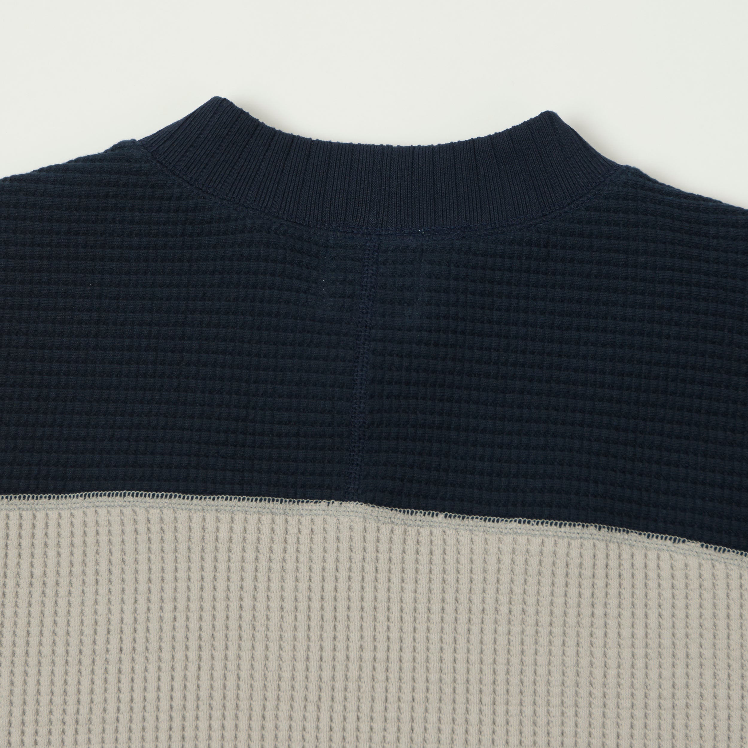 Jackman Midneck Waffle Sweatshirt - Concrete/Navy