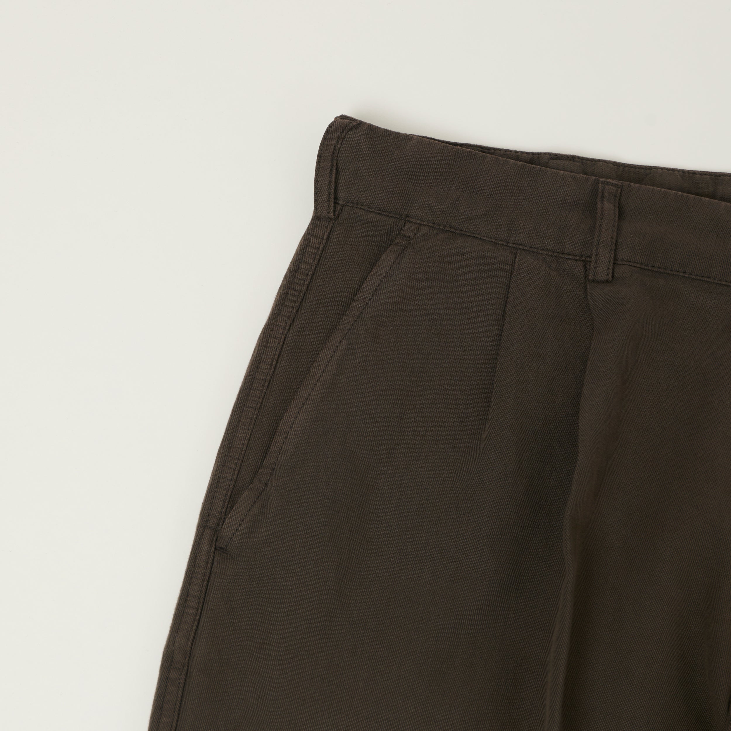 Knickerbocker 'Canal' Pleated Cotton Linen Trouser - Black/Olive