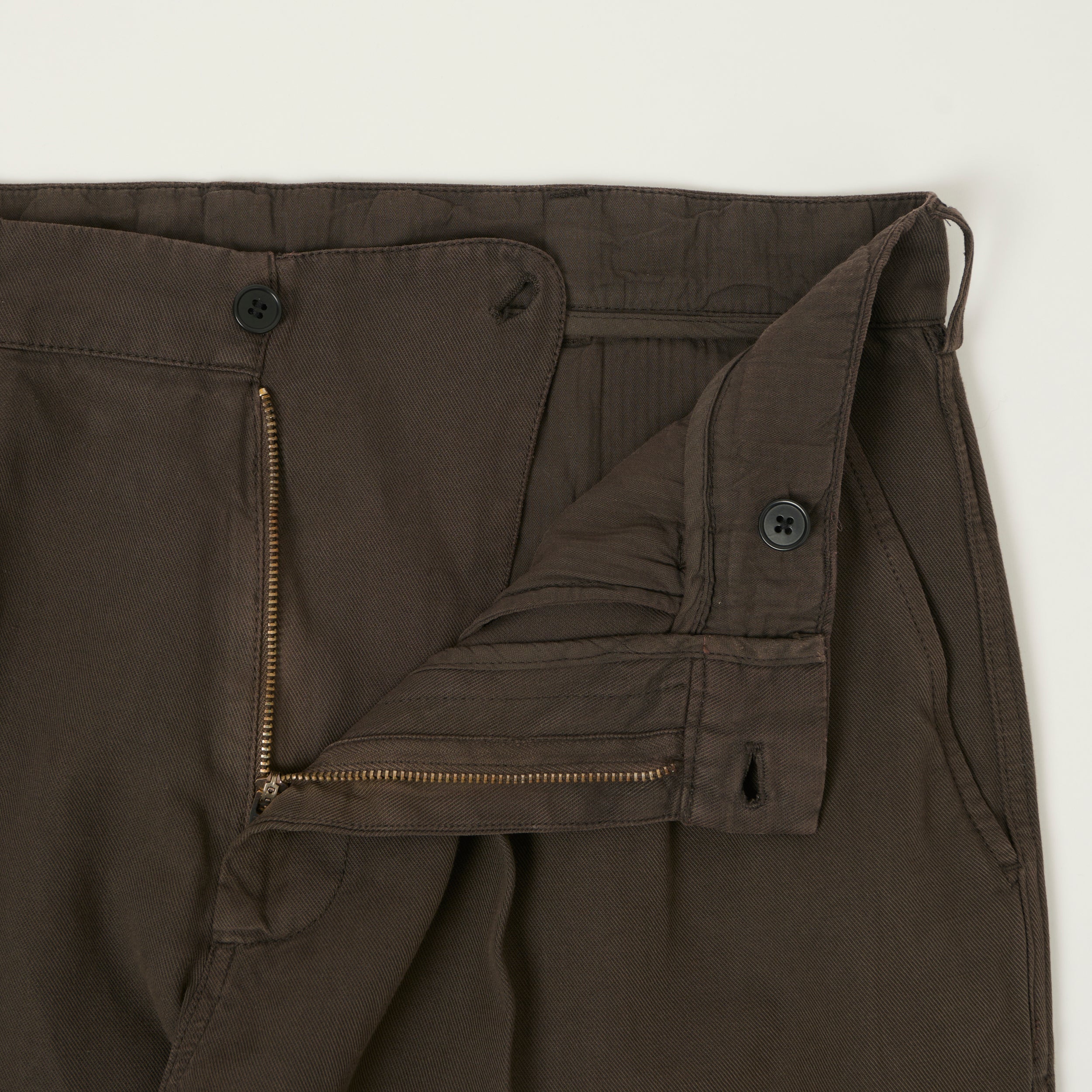 Knickerbocker 'Canal' Pleated Cotton Linen Trouser - Black/Olive