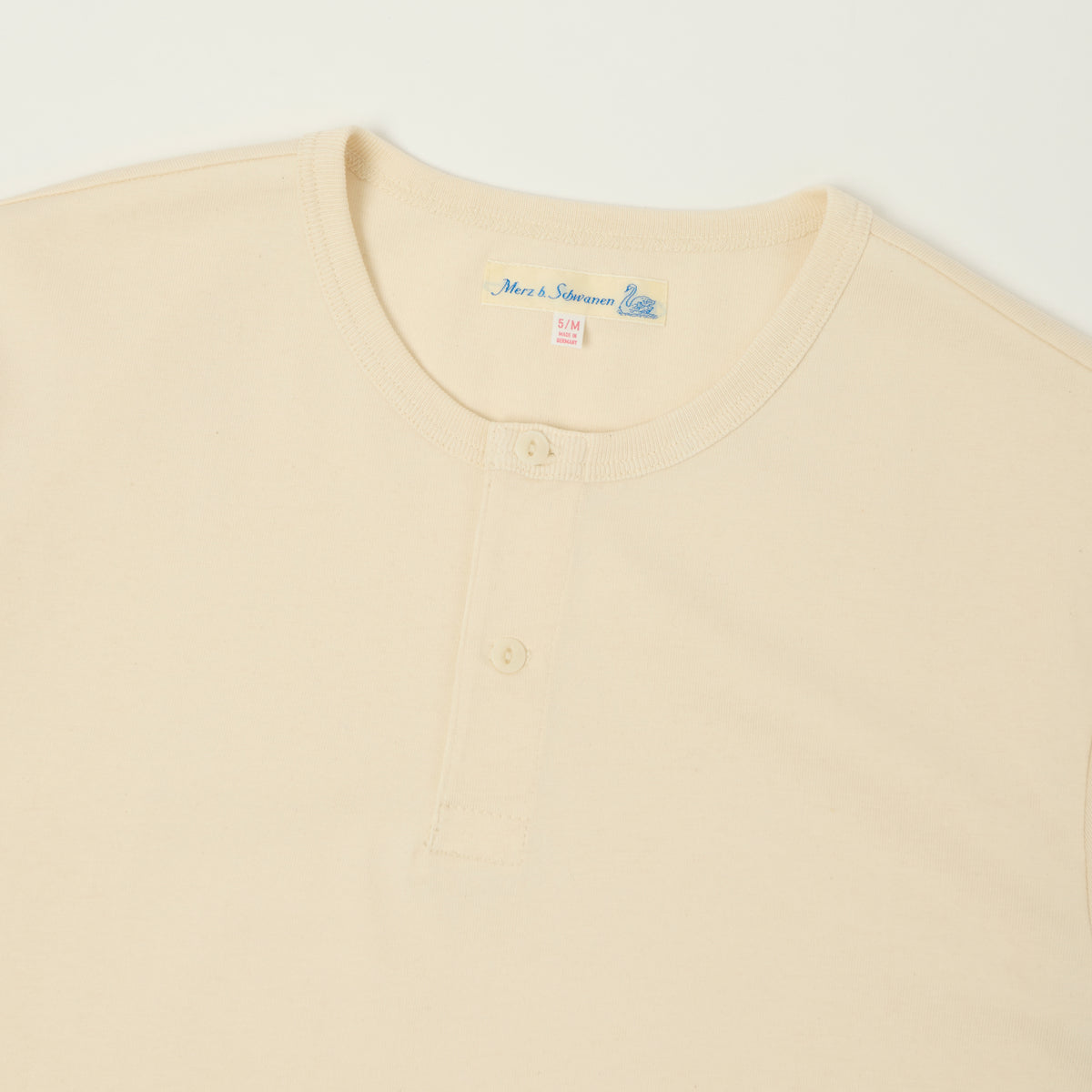 Merz b. Schwanen 'The Originals' 2M16LS Classic Cropped Long Sleeve Henley - Nature