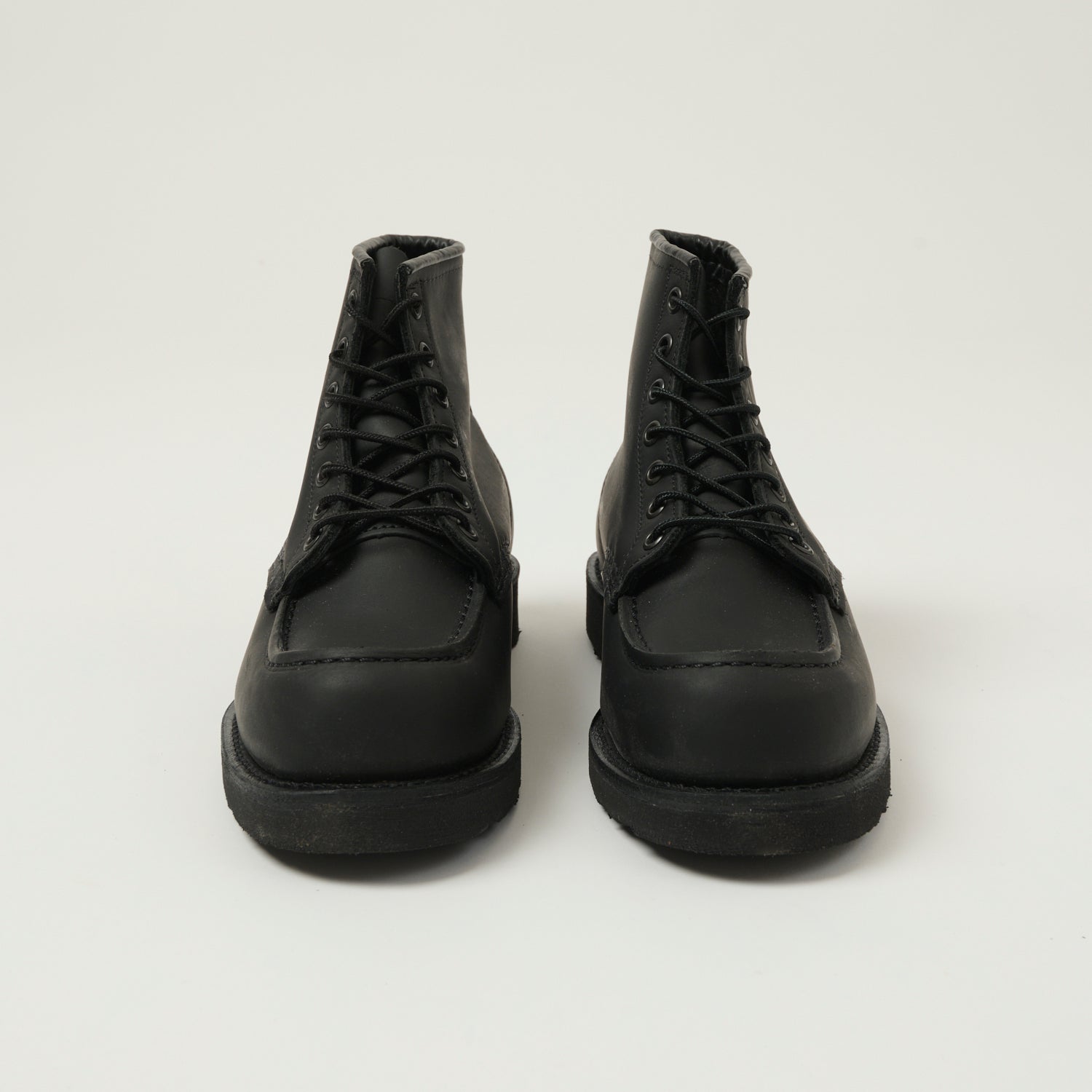 Red Wing 8074 Classic Moc Toe Boot - Black Harness