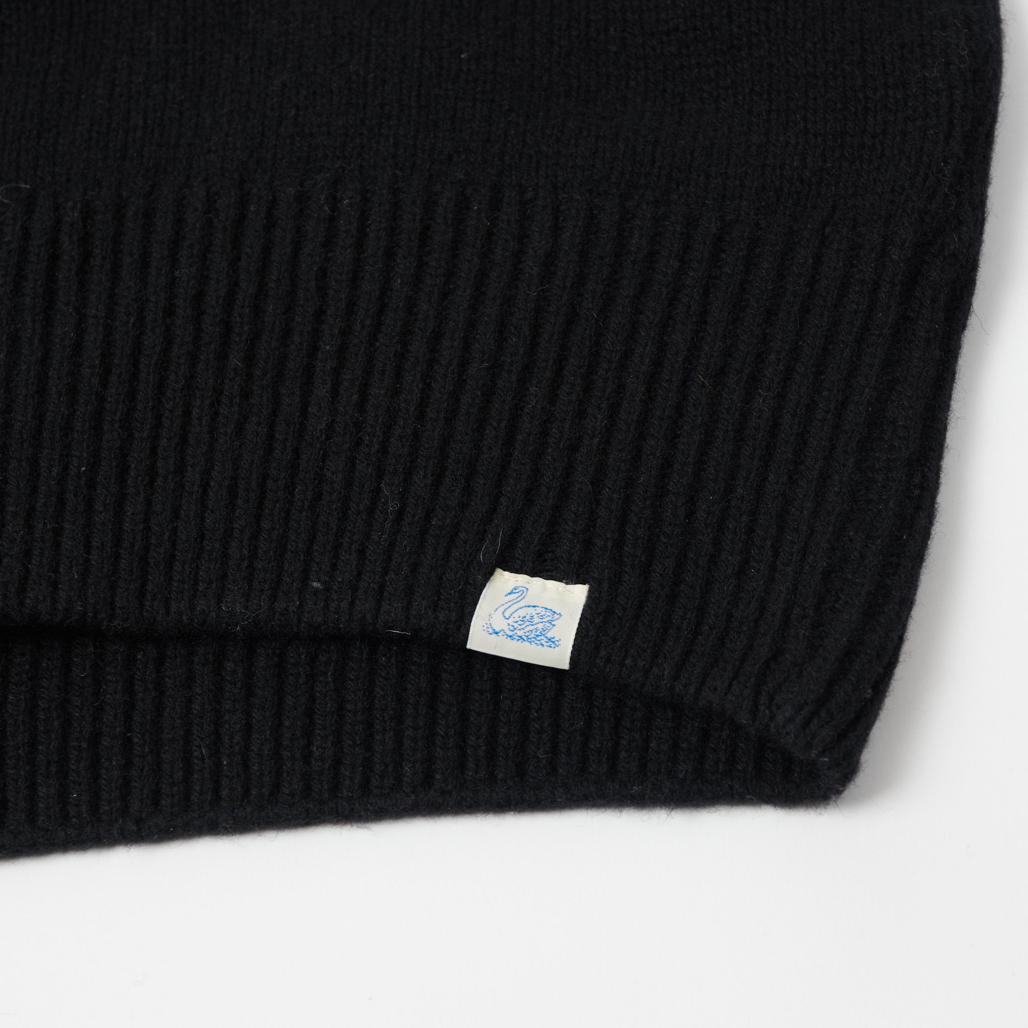 Merz b. Schwanen 'Good Basics' Wool Cashmere Knit Trutleneck - Deep Black