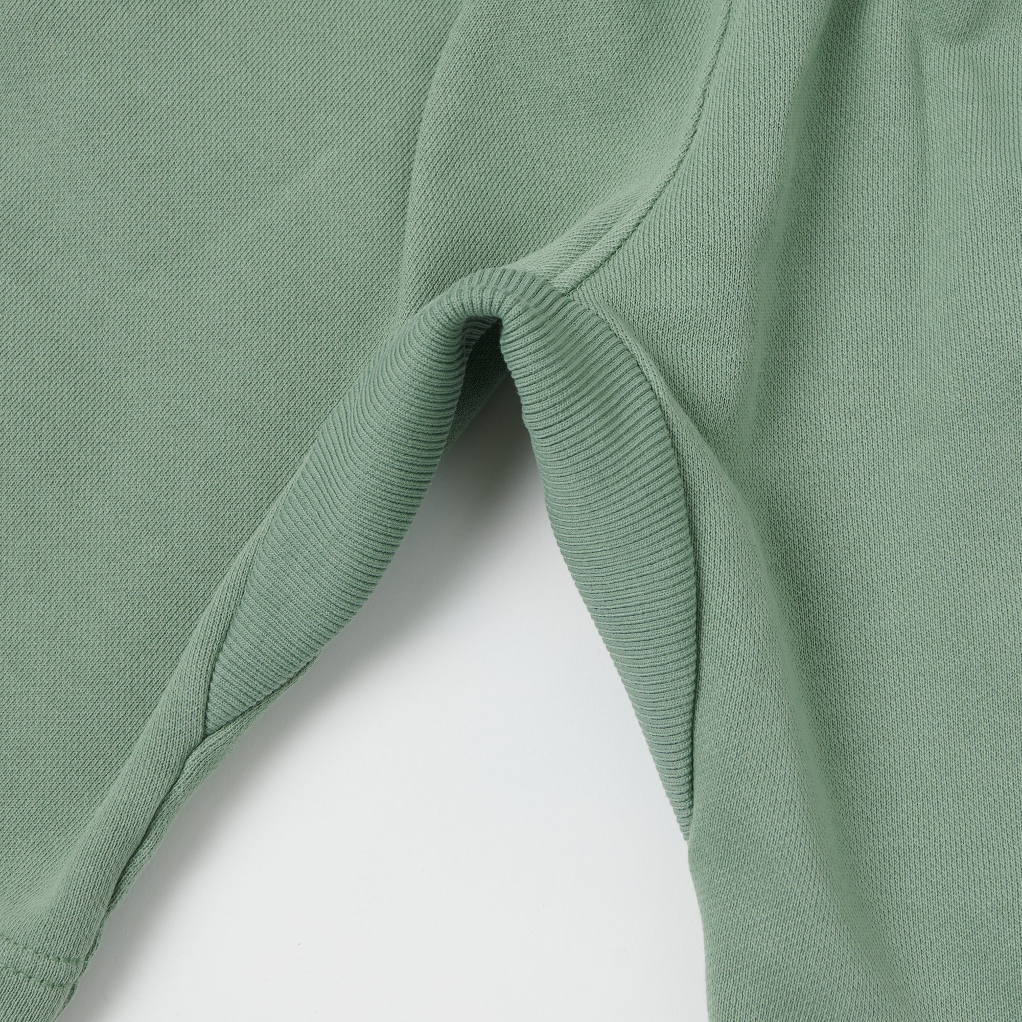 Merz b. Schwanen 'Good Basics' Relaxed Sweatshort - Light Army