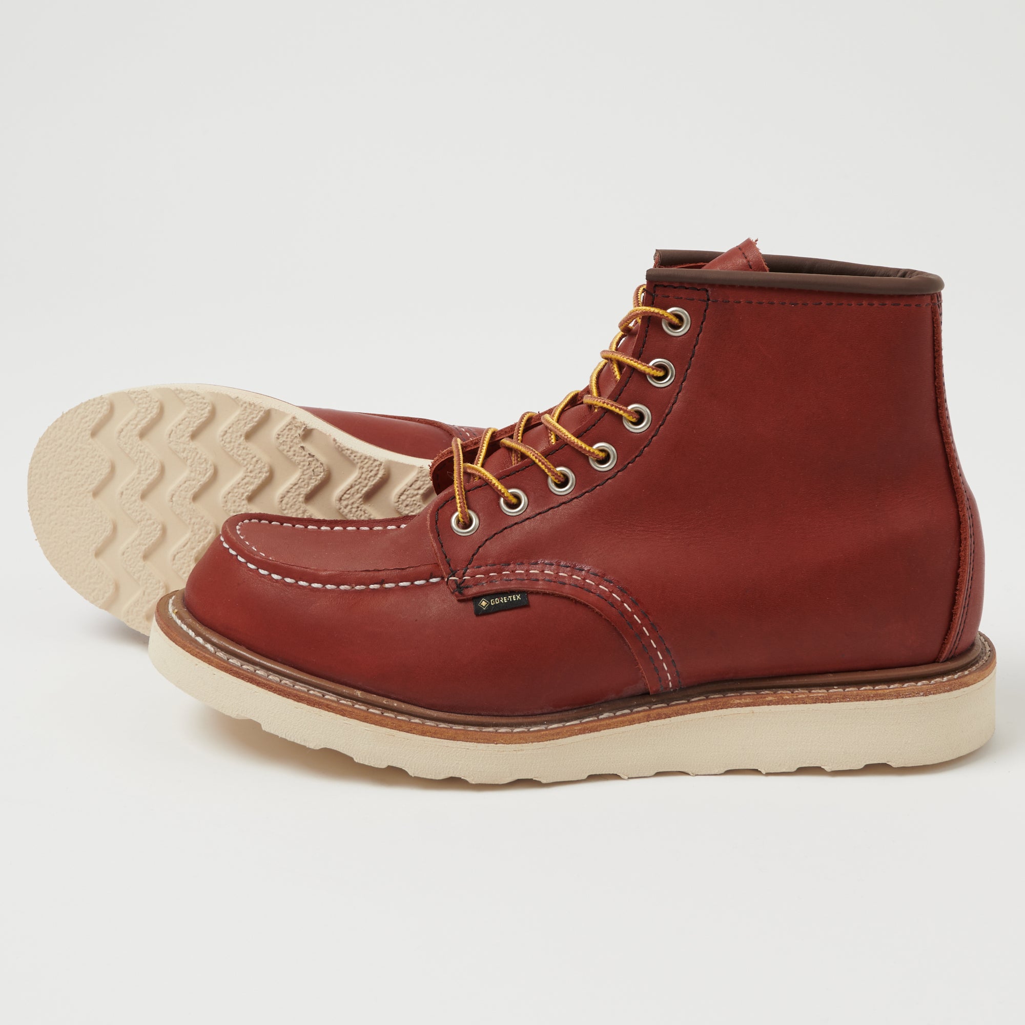 Red Wing 8864 'Gore-Tex' Classic Moc Toe Boot - Oro Russet Taos
