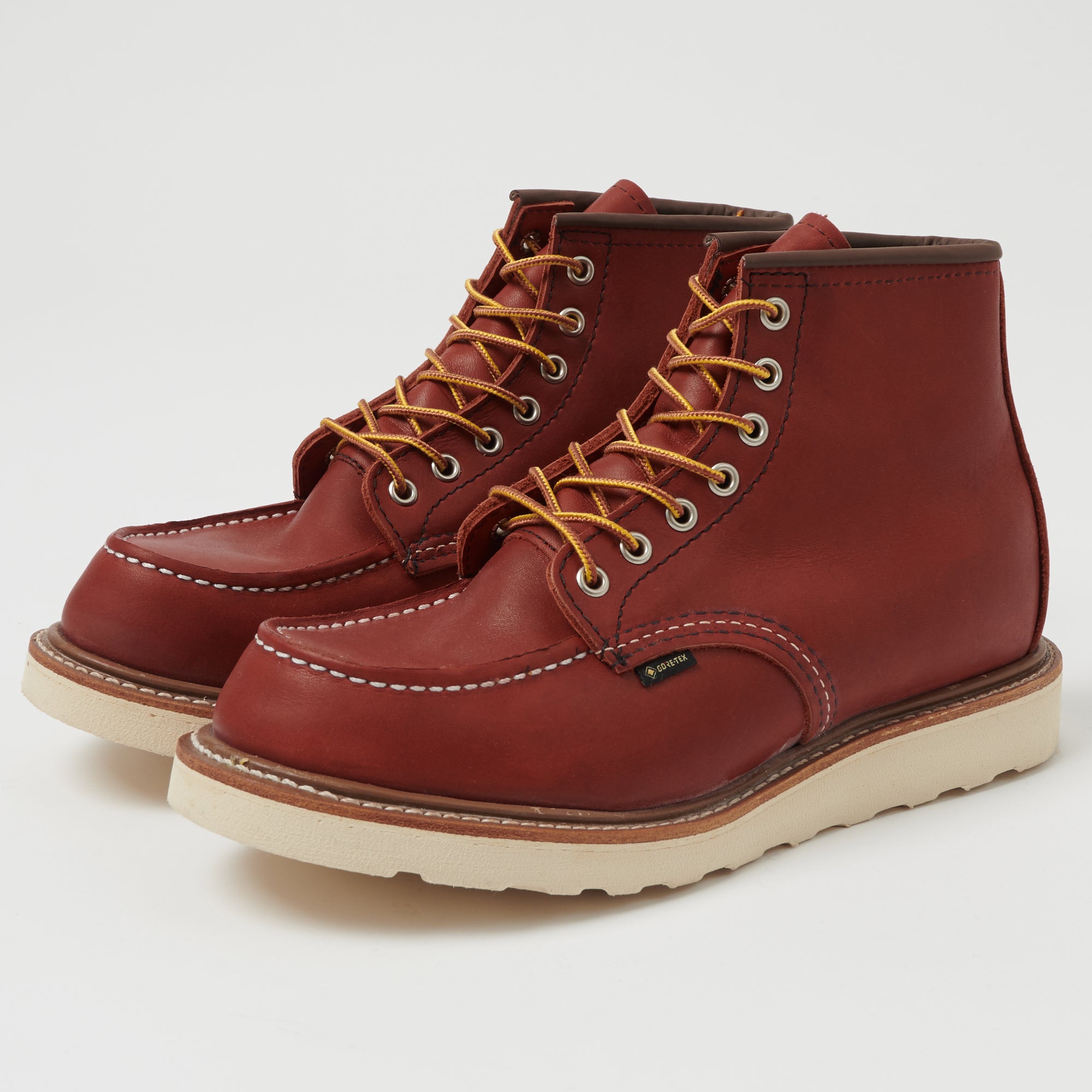 Red Wing 8864 'Gore-Tex' Classic Moc Toe Boot - Oro Russet Taos