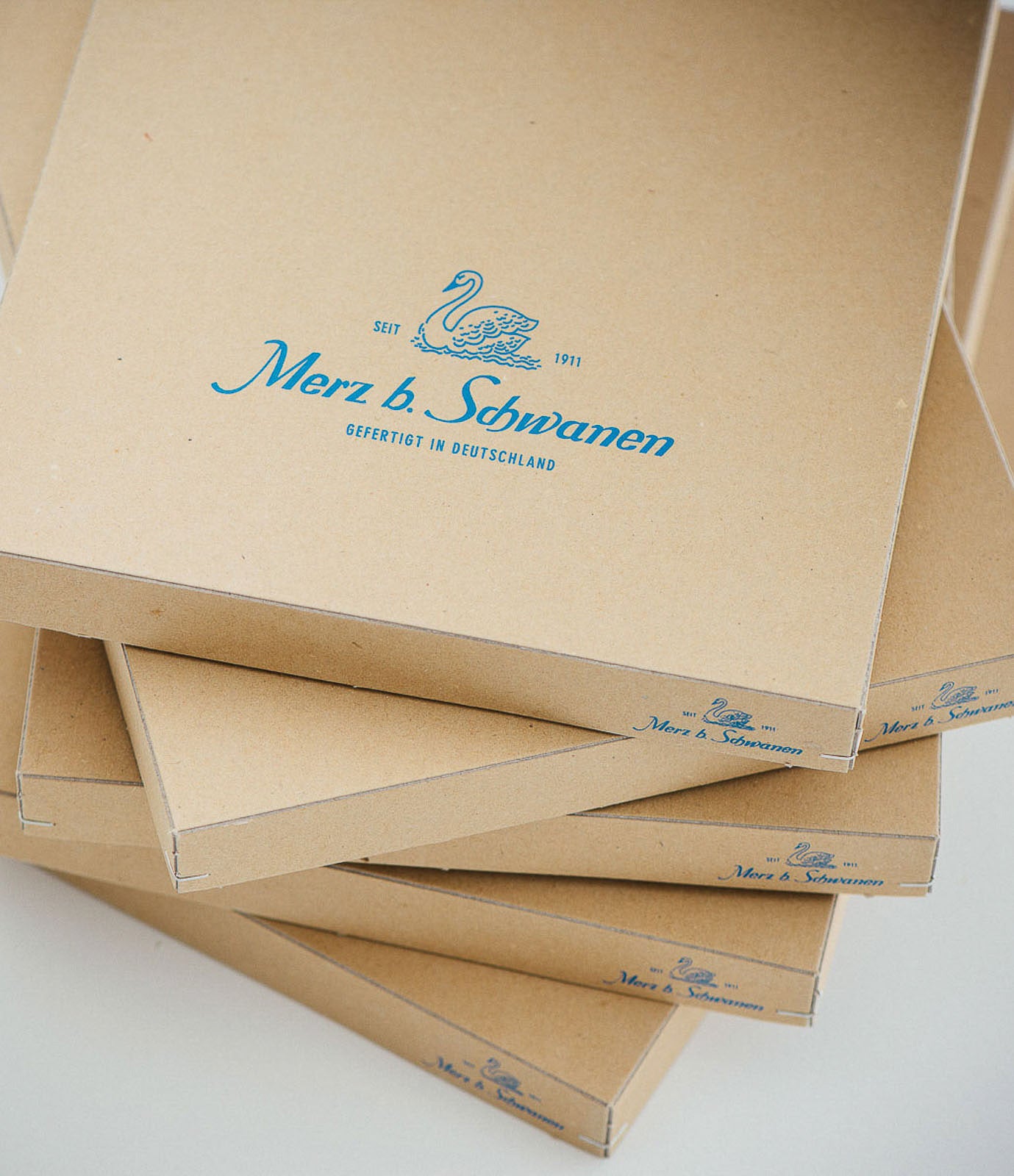 Merz b. Schwanen 102 Lightweight Long Sleeve Henley - White